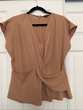 Express Twist Front Cap Sleeve Blouse in Camel